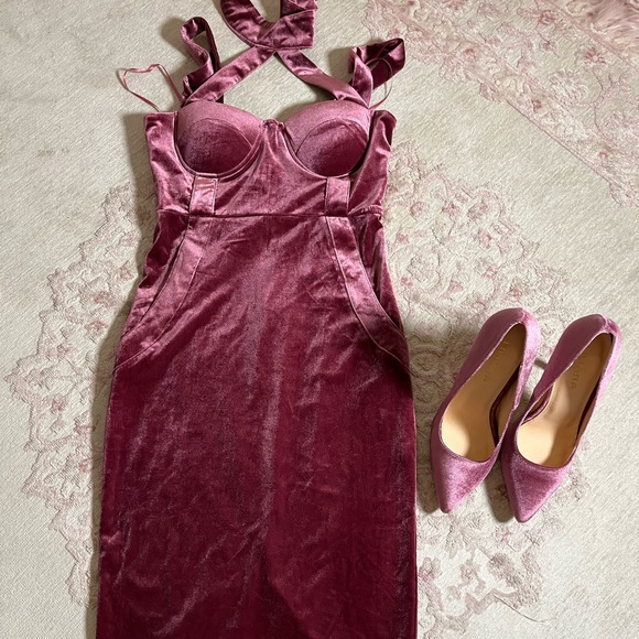 Rose pink velvet dress - Picture 1 of 6